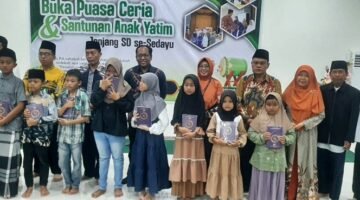 Ratusan Anak Yatim dan GTT Terima Santunan dari Yatim Mandiri Yogyakarta