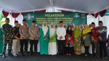 Pelantikan Muslimat dan Fatayat NU Panggang, Joko Bahas Peran Perempuan